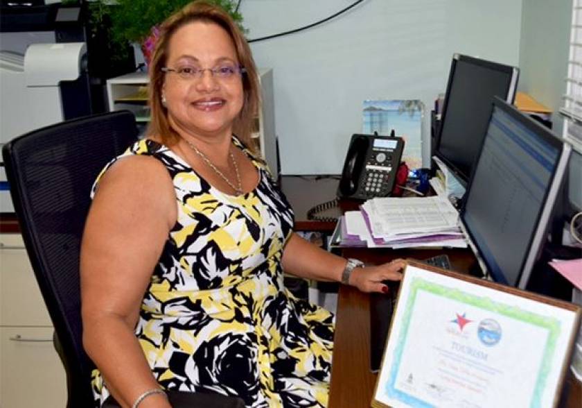 Lisa with certificate